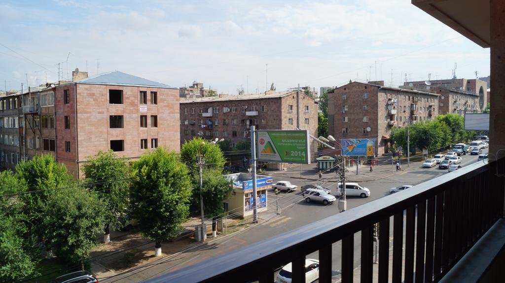Metro apartment Yerevan Exterior foto